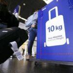 O passageiro que estiver com bagagem de mão fora das especificações terá obrigatoriamente que despachá-la