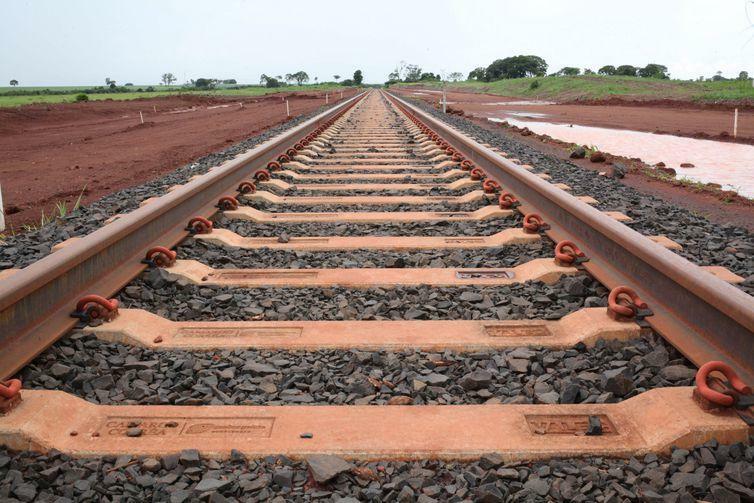 Rio Verde (GO) - Obras de implantação do Polo de Cargas do Sudoeste de Goiás da Ferrovia Norte-Sul