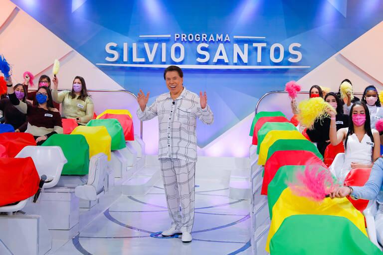 Dono do canal apresentou programa de pijama