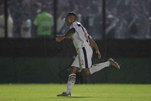 Guarin vibra com o gol marcado que deu a vitória ao Vasco (Foto: Rafael Ribeiro/Vasco)