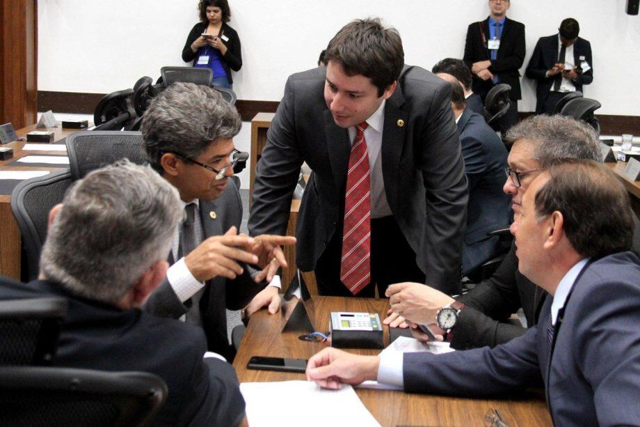 Deputados durante sessão na Assembleia Legislativa de MS. (Foto: Wagner Guimaraes/ALMS)