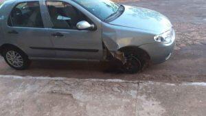 Carro estava com pneu no aro e foi apreendido / Foto: Divulgação