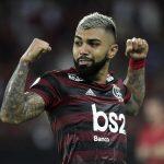 O jogador levou o tradicional prêmio do diário "El País". (Foto: André Durão/Globo Esporte)