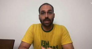 O deputado Eduardo Bolsonaro (PSL-SP) participará da live. (Foto: reprodução)