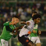 Lance durante a partida entre Chapecoense e Vasco