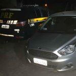 O carro foi recuperado e as vítimas libertadas (Foto: O Pantaneiro)