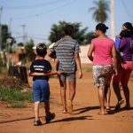 “Não conseguimos dormir”: Na iminência de um despejo, quase 500 famílias não têm para onde ir