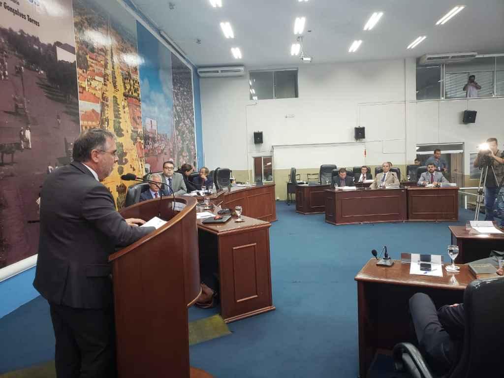 Defesa sustentou a tese de ilegalidade do novo julgamento).