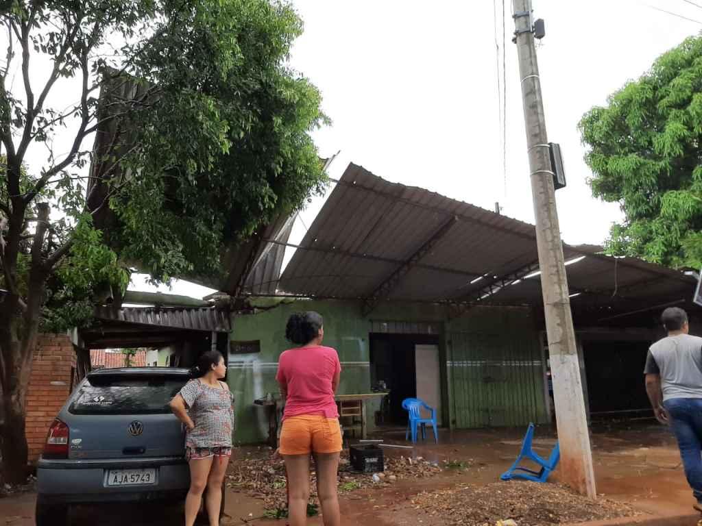 Uma pessoa foi levemente ferida. (Foto: Adilson Domingos)