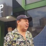 Vereador chegou à Depac Centro acompanhado do deputado e amigo de longa data