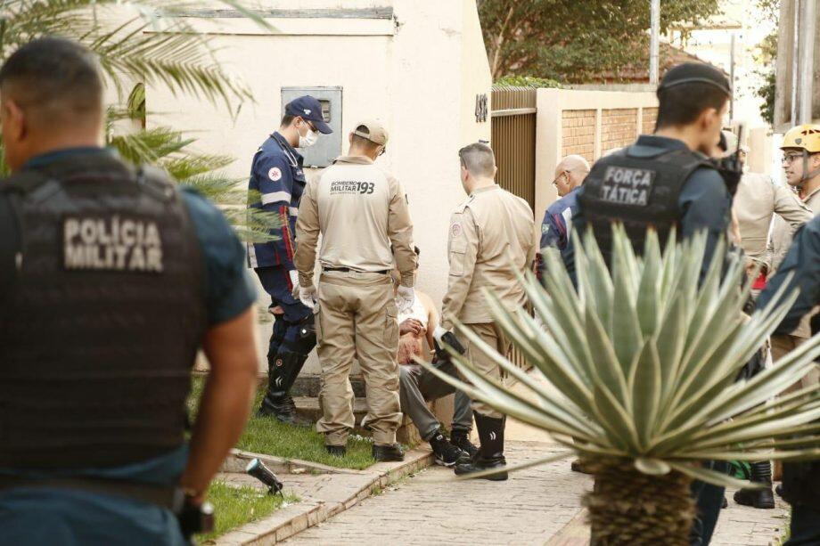 Rapaz foi baleado pelo próprio pai. (Foto: Leonardo de França)