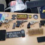 Homem de 26 anos assumiu ser dono do armamento (Foto: Divulgação PRF)