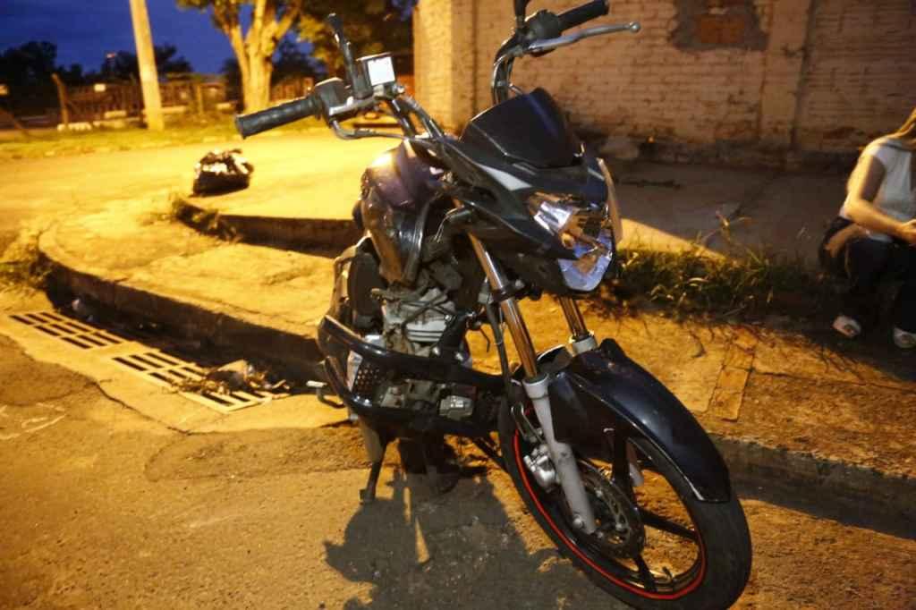 Motociclista teria passado a preferencial (Foto: Leonardo de França)