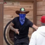 Momento em que o mais novo dono do chapéu voltou para a sede com sua imunidade