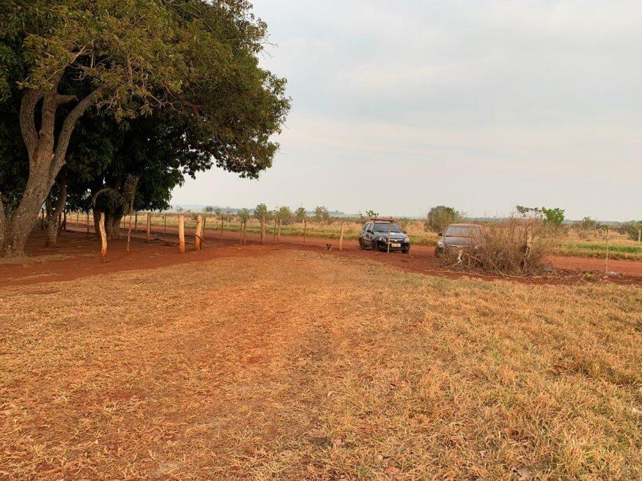 Policiais durante ação na propriedade rural. Foto: Divulgação