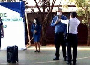 Político tem participado de entrega de merenda escolar em escolas municipais