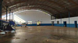 Hangar de onde foram roubados os aviões