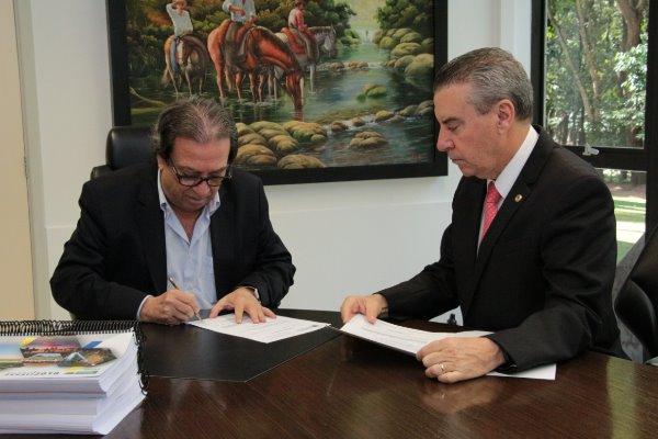 Texto foi entregue na ALMS pelo presidente do TCE-MS no dia 13 de agosto. (Arquivo