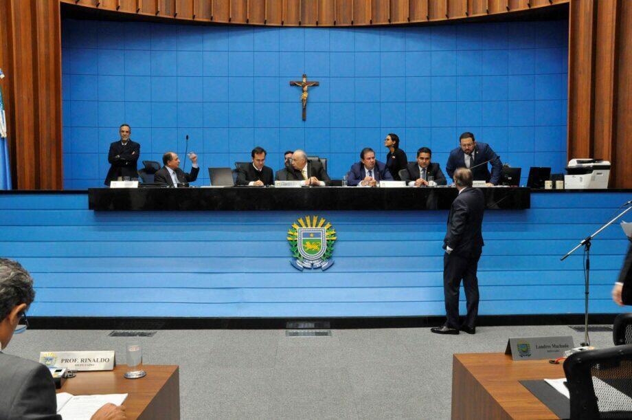 Deputados aprovaram a regulamentar tramitação de projeto sobre disponibilização de ambulâncias (Foto: Luciana Nassar/ALMS)
