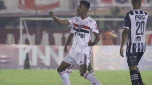 Anilson comemora o gol que classificou o São Paulo para a próxima fase da Copinha