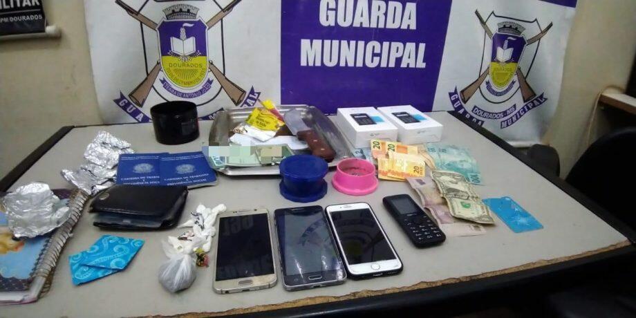 Material foi apreendido na casa da suspeita (Foto: Divulgação)