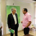 Reinaldo Azambuja e Vanderlei Bispo em reunião do Conisul realizada em abril de 2019