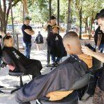 Estudantes em treinamento são quem corta cabelo da população (Foto: Minamar Júnior/Midiamax)