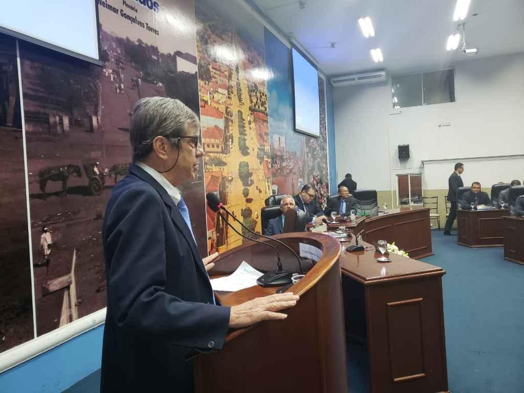 A prefeita foi representada pelo secretário de Governo. (Foto: Marcos Morandi