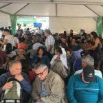 Pacientes na fila para o atendimento na Caravana da Saúde (Foto: Divulgação/SES)