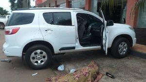 SUV onde vítimas estavam no momento do atentado.