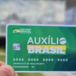 Modelo de como será o cartão do Auxílio Brasil