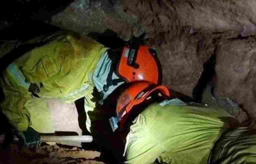 Equipes resgatam bombeiros soterrados em Altinópolis