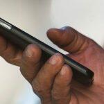 Ele tentou acessar o app pelo celular e não conseguiu. Ao chegar ao banco
