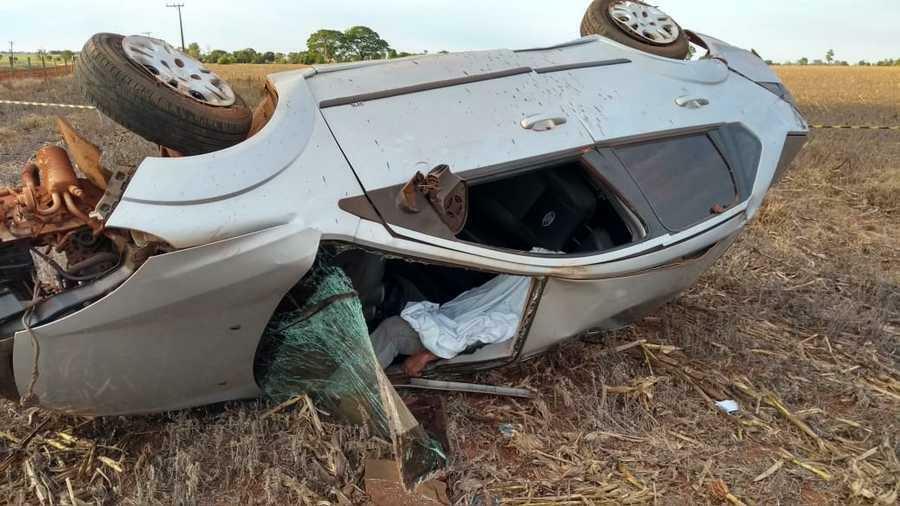 Homem morreu no local (Foto: Acácio Gomes