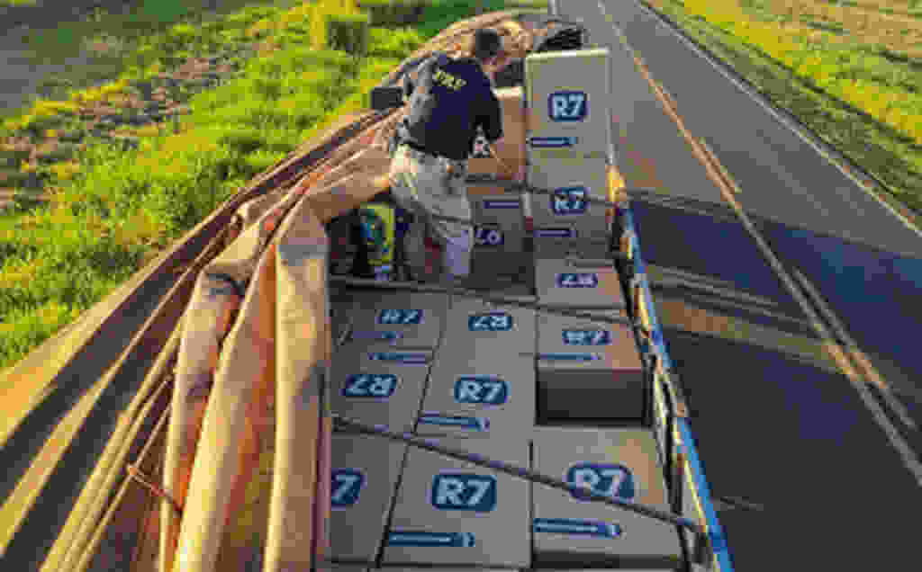 Condutor confessou que transportava cigarros contrabandeados