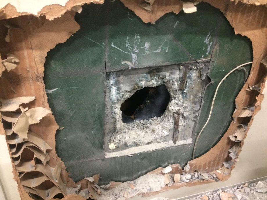 Imagem mostra cofre arrombado pelos criminosos. Foto: O Pantaneiro