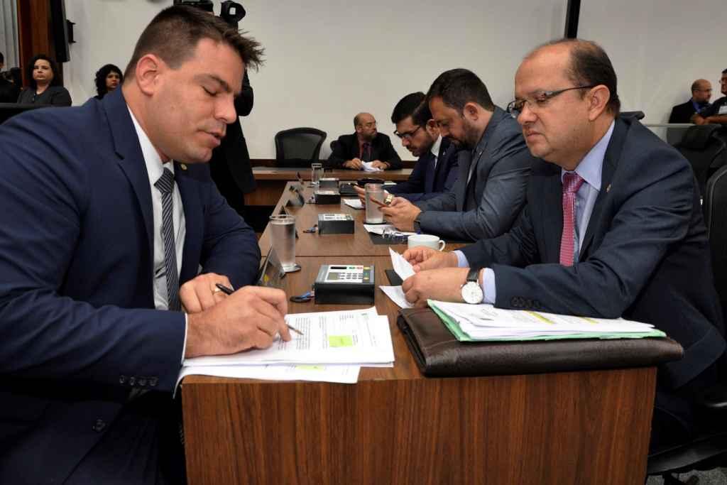 Deputados em sessão na Assembleia (Luciana Nassar