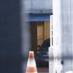 Um dos veículos que entrou na sede da PF com testemunha para depor (Henrique Arakaki