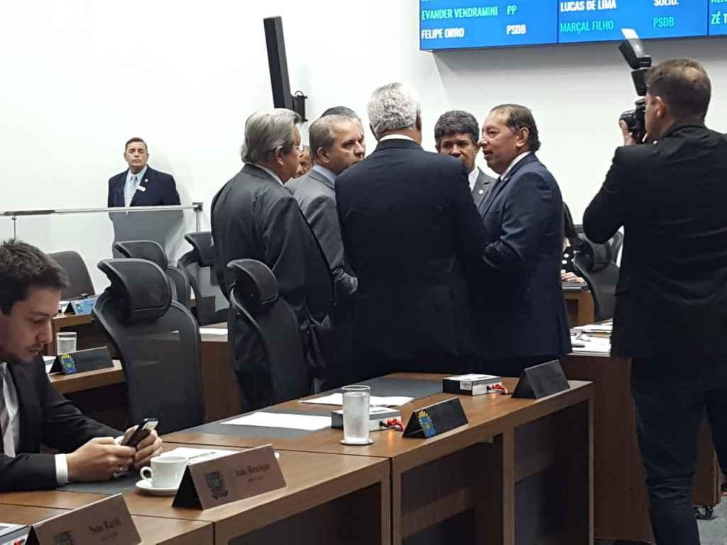Deputados defenderam uso de verbas (Renata Volpe