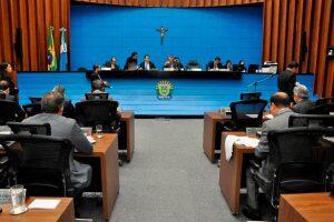 Deputados avaliam em sessão nesta quinta-feira