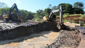 Obras começaram no lago menor do parque. (Foto: PMCG)