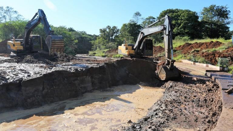 Obras começaram no lago menor do parque. (Foto: PMCG)
