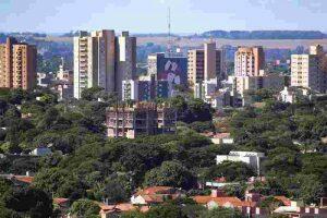 Setor de serviços impulsionou abertura de vagas em Dourados