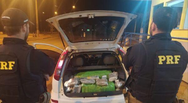 Carro com a droga foi apreendido