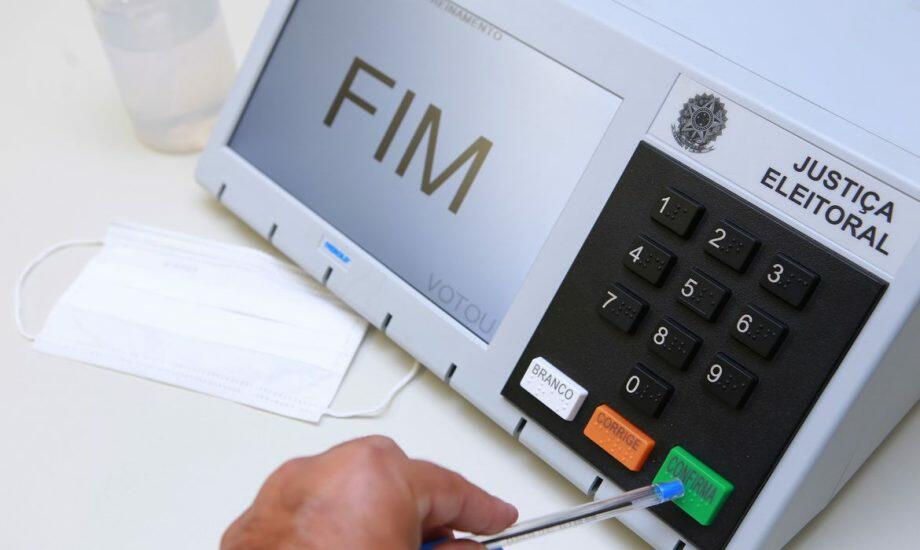 Eleitor publicou foto da urna na votação