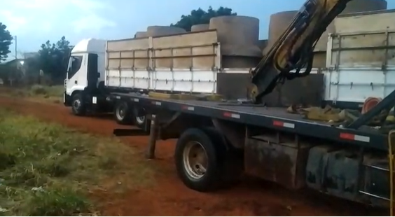 Moradores já conversaram com funcionários que dizem estar apenas trabalhando