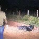 Corpo da vítima foi encontrado por populares (Foto: Porã News)