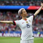 Megan Rapinoe marcou os dois gols dos Estados Unidos contra a França (Foto: Franck Fife/AFP)