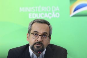 O ministro da Educação
