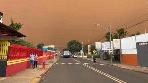 Imagem mostra começo de vendaval em Campo Grande